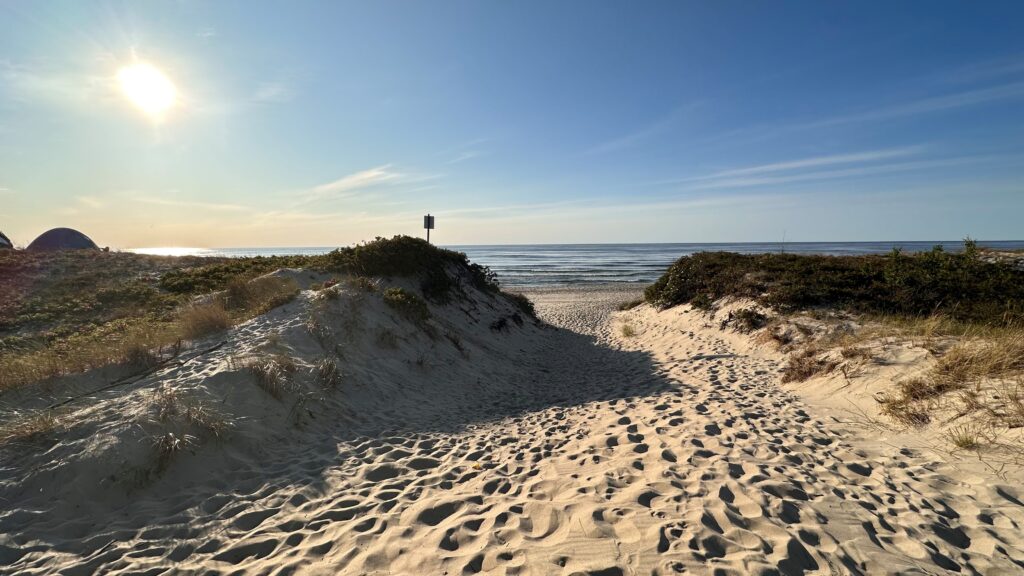 puste plaże morze bałtyckie